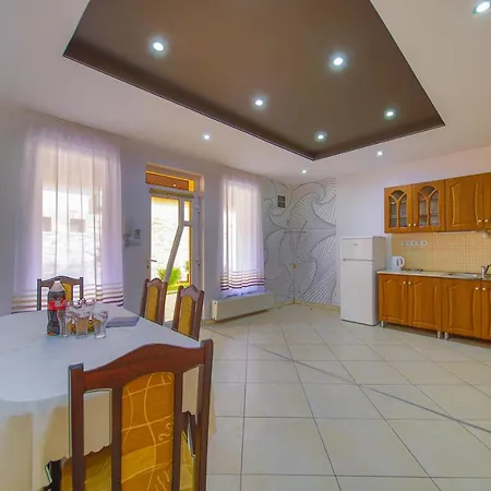 Kalvin Utcai Apartmanok Hajduszoboszlo Exterior photo