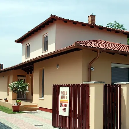 Kalvin Utcai Apartmanok Hajduszoboszlo Exterior photo